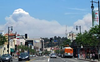 洛杉矶大火两消防员殉职 电视塔受威胁