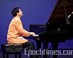 林品安刚满16岁，学琴却有12年了。10日参加新唐人钢琴大赛复赛，与来自世界各地的选手同场竞技，并顺利入围11日的决赛。(摄影﹕爱德华/大纪元)