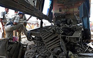 印度北部火车追撞意外 22死17伤