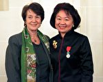 台两厅院董长陈郁秀获颁法国骑士勋章