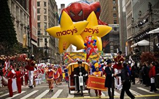 第83届梅西感恩节游行降临纽约第七大道