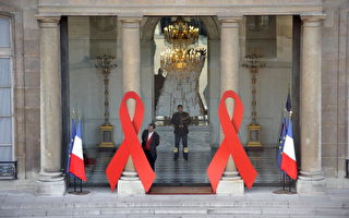 世界爱滋日  法国总统府悬挂红丝带