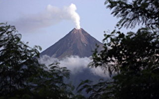 菲火山即将大爆发 当局疏散约5万居民