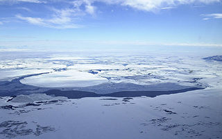 冰封世纪 南极飞机残骸见证百年人类探险