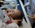 近年來不斷有中國的失嬰父母揭露，他們因為生下違反「一胎化」政策的第二胎或是第三胎，也沒有能力支付罰金，而遭到恐嚇或誘騙的失去女兒。（攝影：STR/AFP）