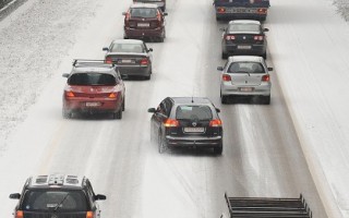 大雪襲歐洲 比利時堵車9百多公里英交通混亂