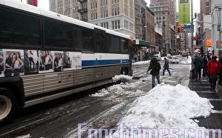 有史第四大雪 纽约市民过雪天
