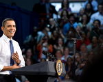 奥巴马总统在宾州Arcadia大学演讲，推销健改法案。(AFP)