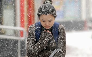 图文：北京降大雪 机场百余航班延误