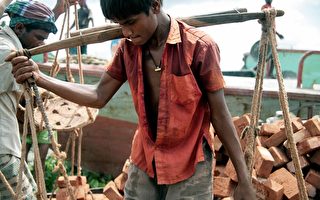砖烧不红  孟加拉工人遭业主斩首丢窑