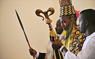 18岁乌干达青年成为（多罗国）国王