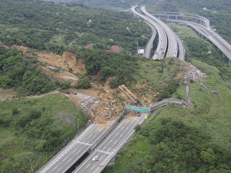 台国道北二高大走山空拍怵目惊心 大纪元