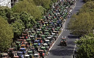 組圖：收入驟減生計難 法農民巴黎街頭抗議