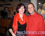 2010年5月15日，弗呂齊女士和史梅澤爾先生觀賞了神韻在納沙泰爾的第三場演出，被神韻的高水平藝術深深打動。（攝影：希望之聲）