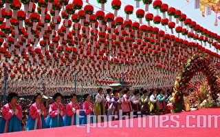 庆祝佛诞日 韩国2万寺院结彩莲
