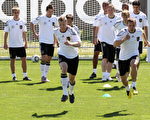 6月1日﹐在意大利集训的德国国家足球队。(Joern Pollex /Getty Images)