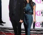 艾希頓庫奇帶著老婆黛咪摩兒（ Demi Moore ）一同出席《刺客公敵》首映盛會。(圖/Getty Images)
