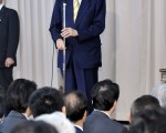 日本首相鳩山由紀夫6月2日突然宣佈辭去首相(法新社)
