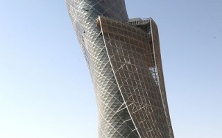 阿布达比一大楼成全球最倾斜人造楼