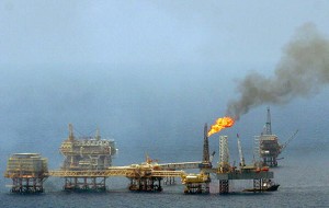 【热点互动】墨湾漏油事故的影响及反思