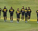 巴西隊隊員在南非進行賽前訓練。(AFP)