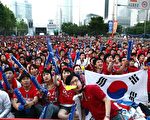 组图：街头祝威的韩国球迷