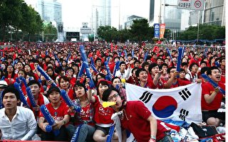 组图：街头祝威的韩国球迷