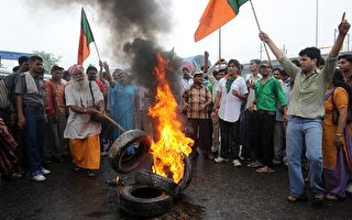 抗议油价上涨 印度全国大罢工造成大瘫痪
