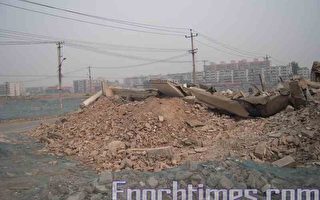 北京大兴拒迁户被“偷拆”废墟埋家俬