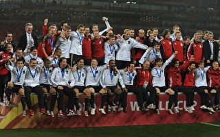 德国队战胜乌拉圭队获得本次世界杯季军（AFP）