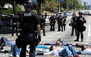 抗议亚利桑那新法生效 洛杉矶10人遭逮捕
