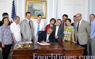 州長簽署雙語選票法案  華裔選民激動