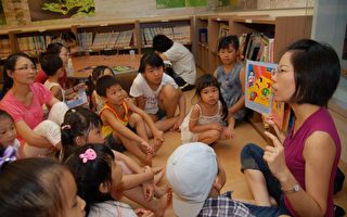 龜山鄉公所圖書館有中英語雙聲帶說故事阿姨