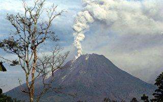 印尼火山再度喷发 疏散逾2万人