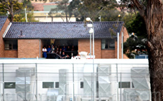 悉尼難民中心抗議人士已安全撤下屋頂