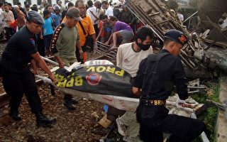 印尼火車相撞 至少36人死