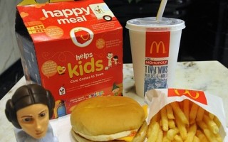 美著名摄影师实验：麦当劳儿童餐半年不腐