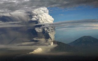 组图：默拉皮火山5日再大爆发 已夺92人命