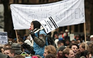 荷兰数千学生抗议削减教育经费