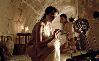 瑞秋懷茲演異端哲學家被火燒死