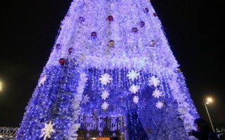 台中银色圣诞夜  打造欢乐广场