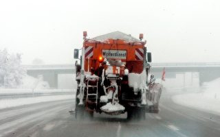 蒙郡实施新除雪计划 扫雪车配备GPS