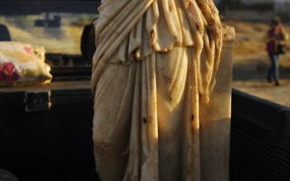 以色列暴风雨 意外带来罗马雕像