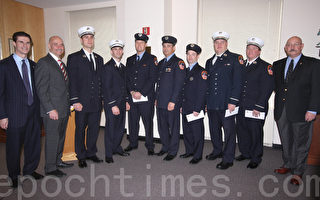 8名消防队员获奖学金深造