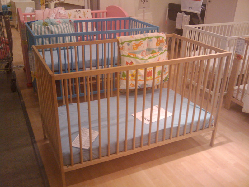 捐赠婴儿床 让婴儿安全睡眠
