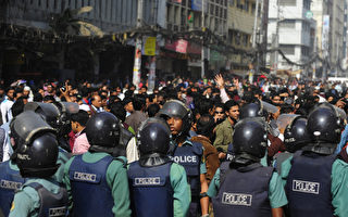 孟加拉股市崩盘 股民暴动