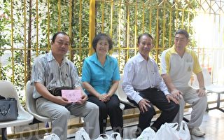 中国民主党人士探望泰国移民监中国难民