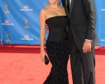 女星伊娃朗格利亚（Eva Longoria）和职篮球星派克（Tony Parker）已经完成离婚手续。图为2010年8月29日伊娃朗格利亚与前夫派克出席公开场合的恩爱画面(资料照)。(Frazer Harrison/Getty Images)