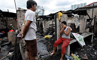 菲国贫民窟大火 万人无家可归