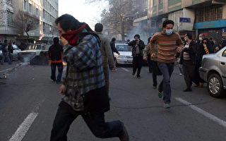 伊朗自由情人節 群眾上街要民主